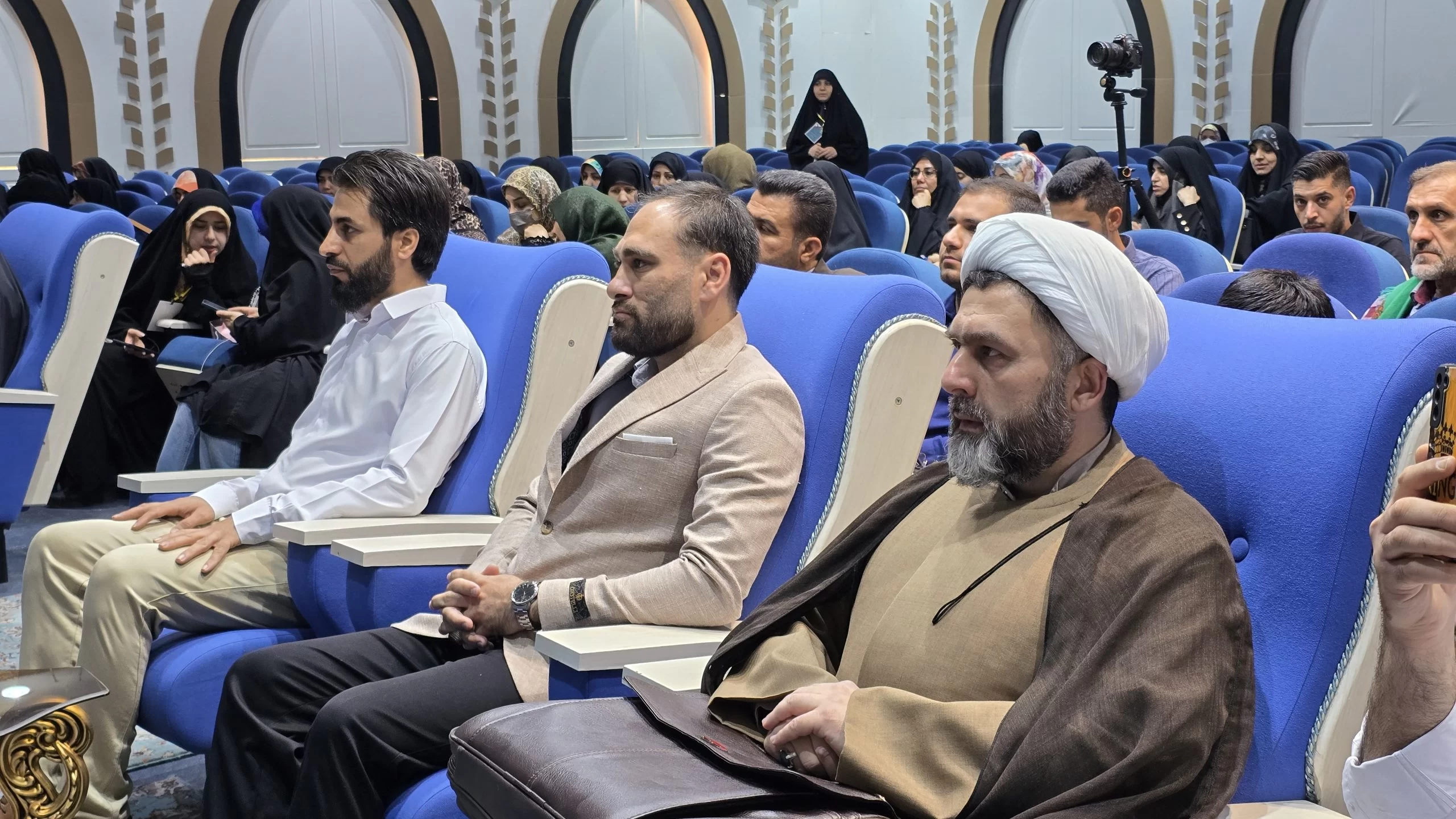 گزارش تصویری/چهارمین جلسه دوره مهدویت مصاف برگزار شد